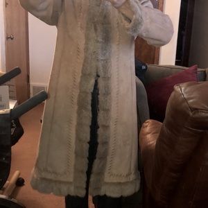 Winter coat 🧥 🔴SALE SEND ME YOUR OFFER ON YOUR BUNDLE